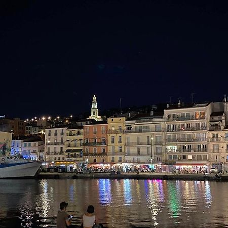 Appartement Spacieux Avec Parking Gratuit Sete Bagian luar foto