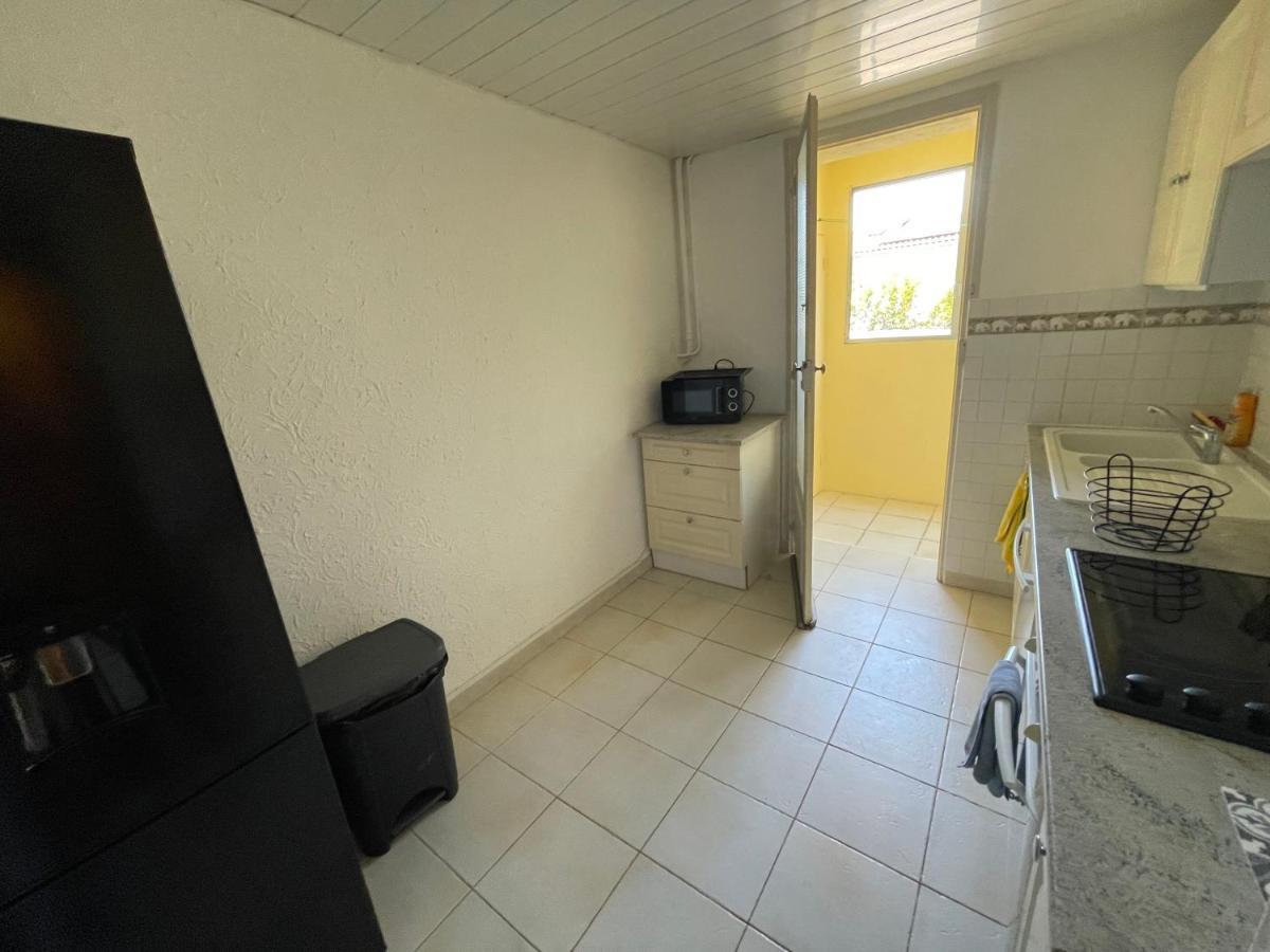 Appartement Spacieux Avec Parking Gratuit Sete Bagian luar foto